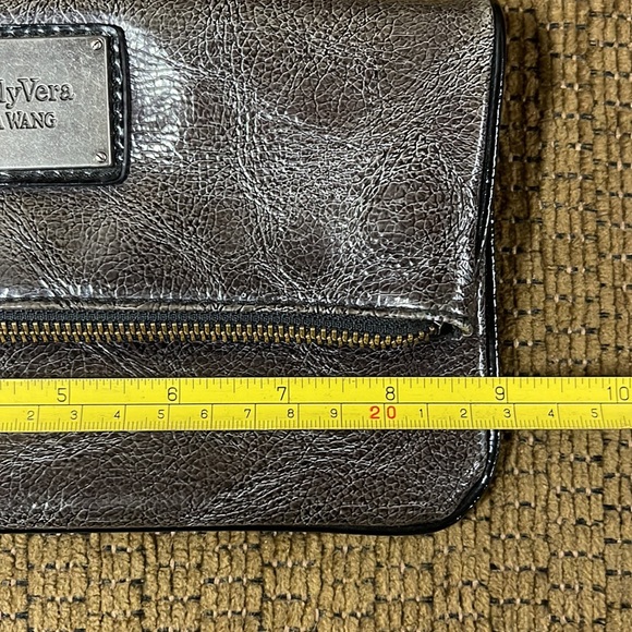 Simply Vera Vera Wang Faux Leather Wristlet Clutch Purse - Picture 11 of 13